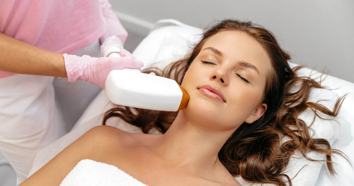 image of a woman using MOXI laser